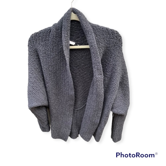 SOLD 5/30 🔮Anthropologie Grey Fuzzy Merino Wool Blend Shrug Cardigan XS - Picture 1 of 5